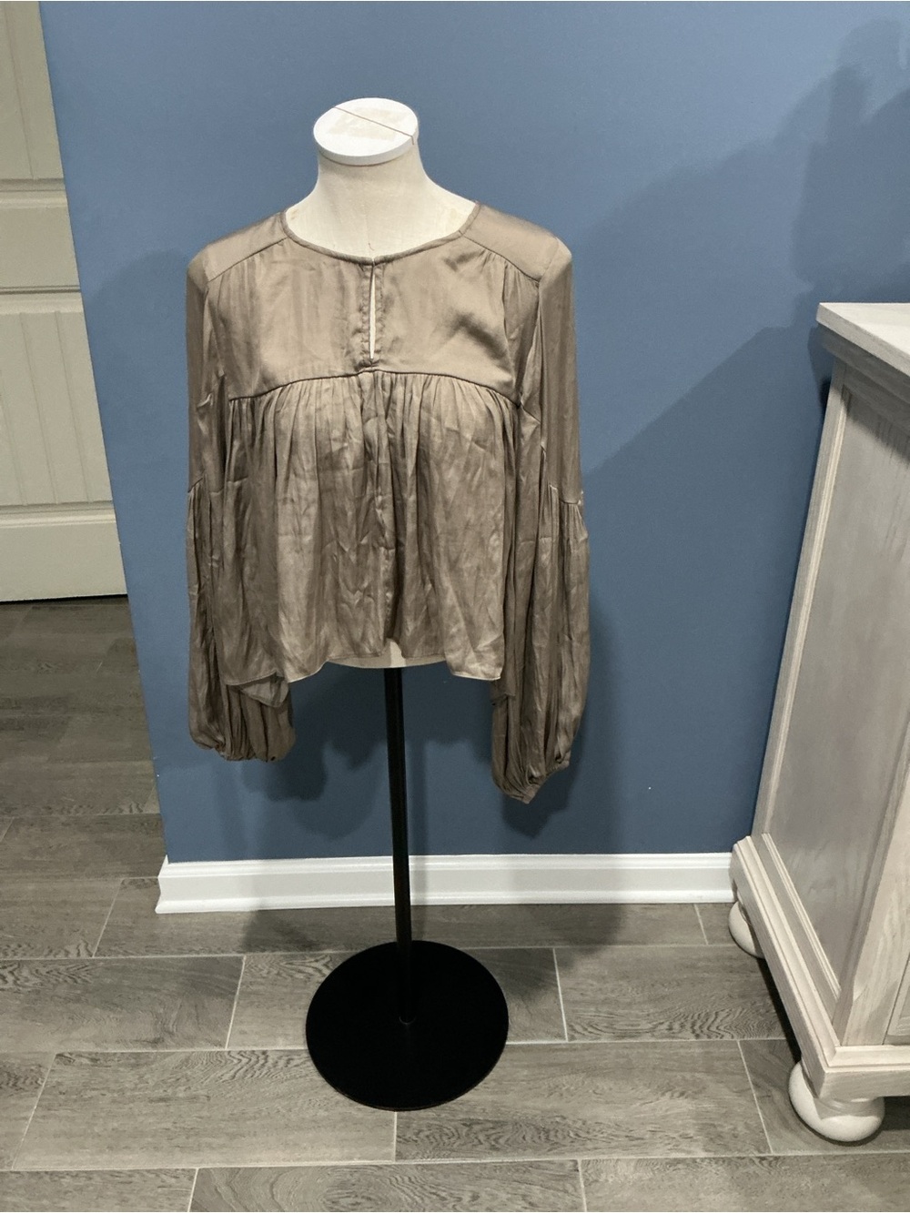 Mustard Seed Taupe Long-Sleeve Peasant Blouse